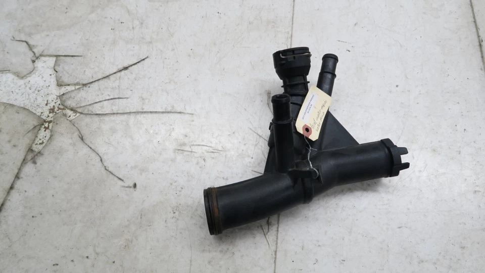 Volkswagen Passat 2012-2015 OEM TDI 2.0 diésel tubo de refrigeración delantero de plástico Foto 3 de 4