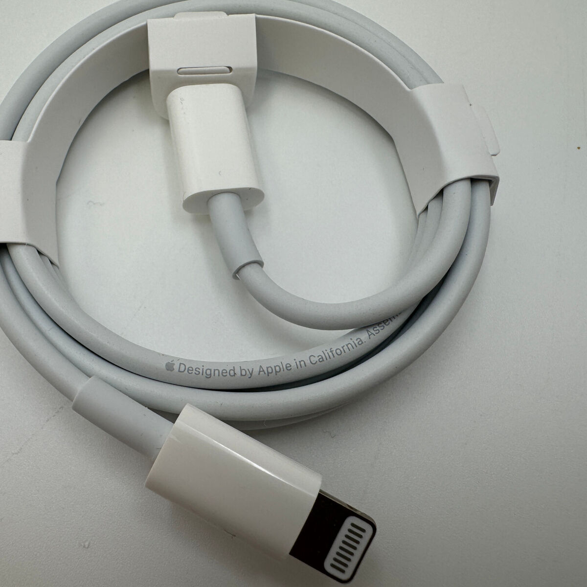 Genuine OEM Apple USB-C to Lightning Cable Charger Type C Genuine OEM Apple USB-C to Lightning Cable Charger Type C