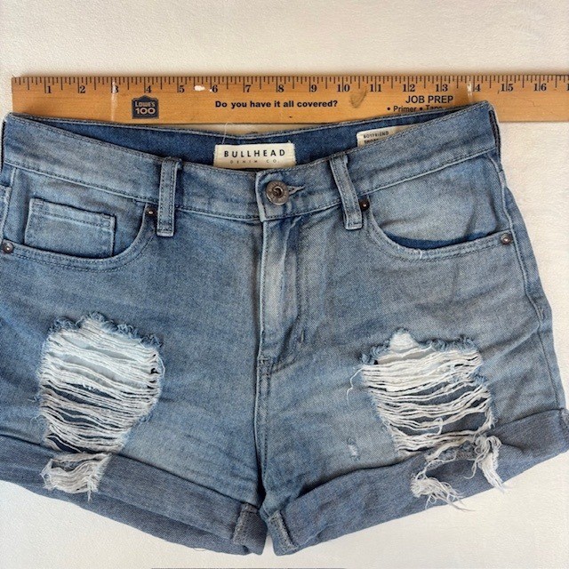 Bullhead Denim Co. Women's Distressed Boyfriend Denim Shorts Ripped Blue Size 3 thumbnail 5