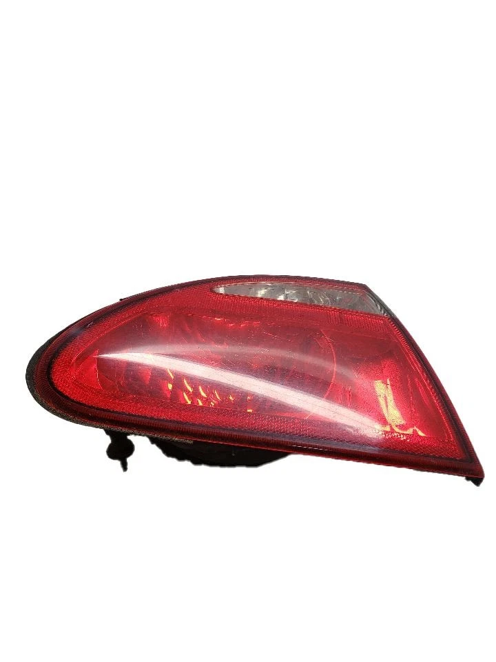 Tapa de luz trasera izquierda del conductor montada para 99-04 ALERO 1326916 Foto 2 de 4