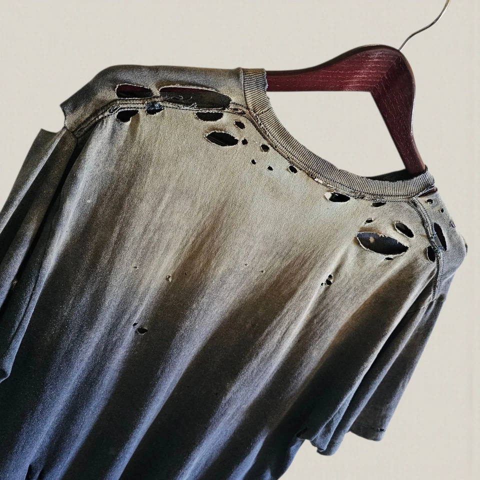 Vintage Paper Thin Thrashed Volcom T-Shirt Mens Large Faded Grunge Punk Y2K Tee - Image 4 of 4