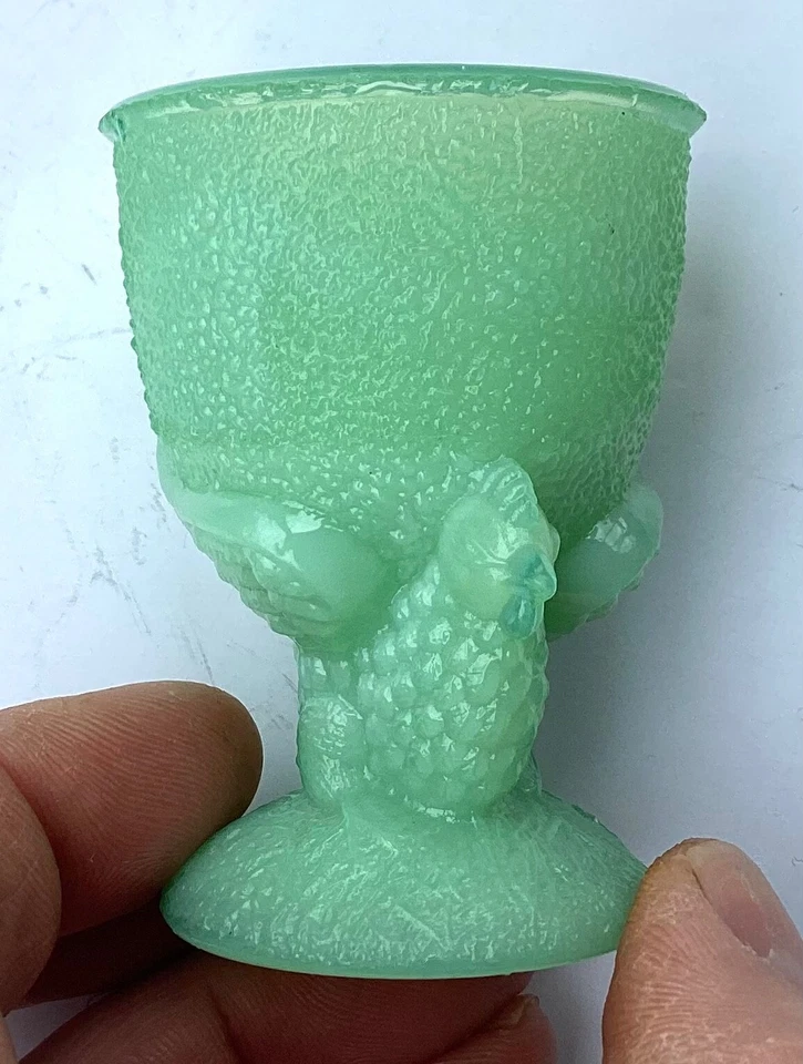 ANCIEN COQUETIER OPALINE VERT EN FORME DE POULE HEN SHAPED COOKERS COCKTAILER - Photo 3/4