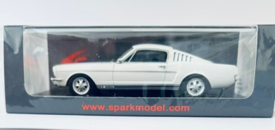 Spark 1:43 Ford Mustang Shelby GT 350 White with Blue Stripes 1966