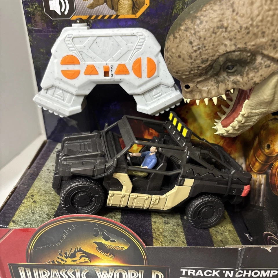 Jurassic World Rebirth Track N Chomp Distortus Rex RC Remote Control IN HAND NEW - Image 2 of 4