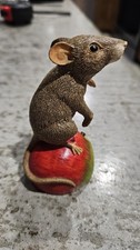 1985 Border Fine Arts  Mouse on An Apple Hand Made in Scotland Ray Ayres rare