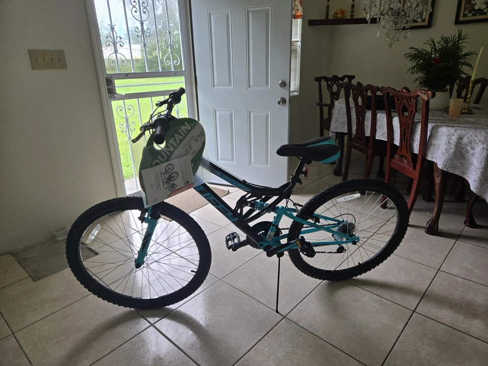 Huffy 26" Trail Runner Women's Mountain Bike, Metallic Pool Blue (New/Restored) - Image 2 of 4