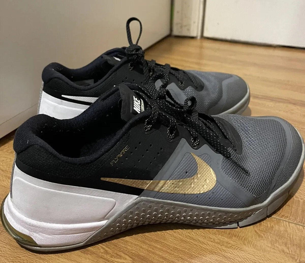 black nike metcon 2