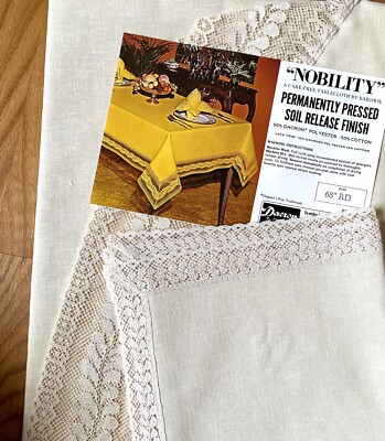 NEW VINTAGE Set Tablecloth Napkins Dacron BY DUPONT Nobility 68'' Round  Cream