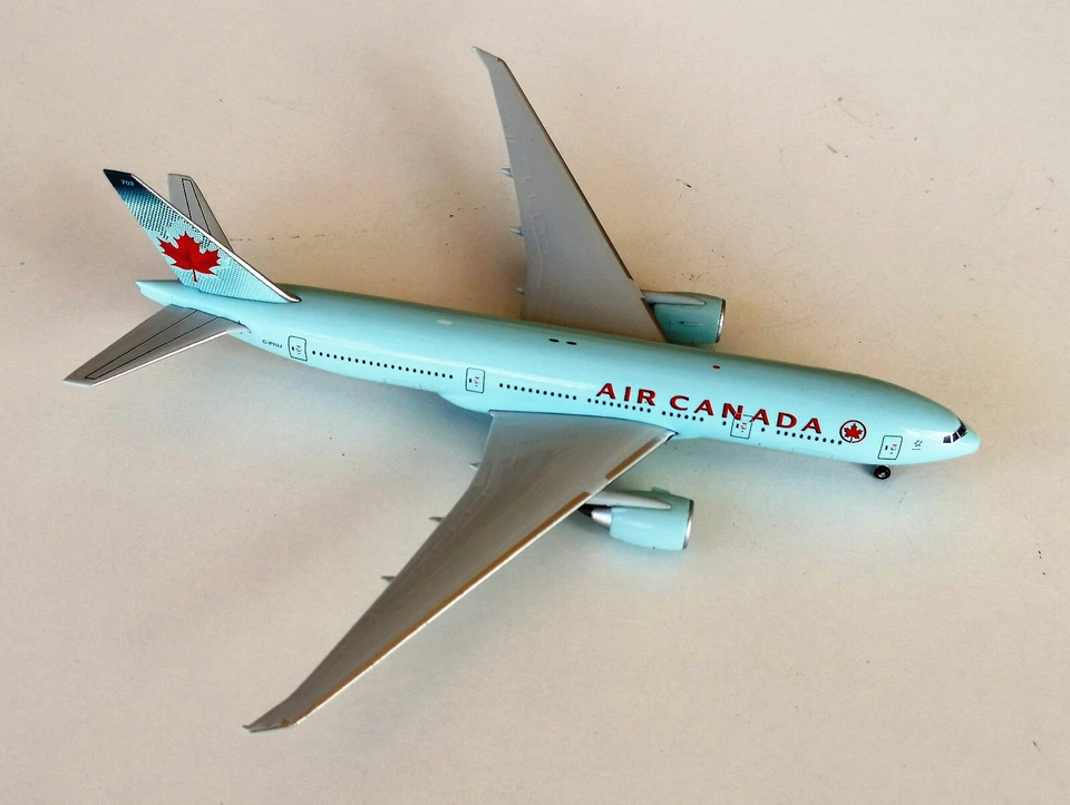 WITTY Wings 1:400 ● Boeing 777-233LR AIR CANADA (c2007 C-FIUJ, w/ stand) Diecast - Imagen 3 de 4
