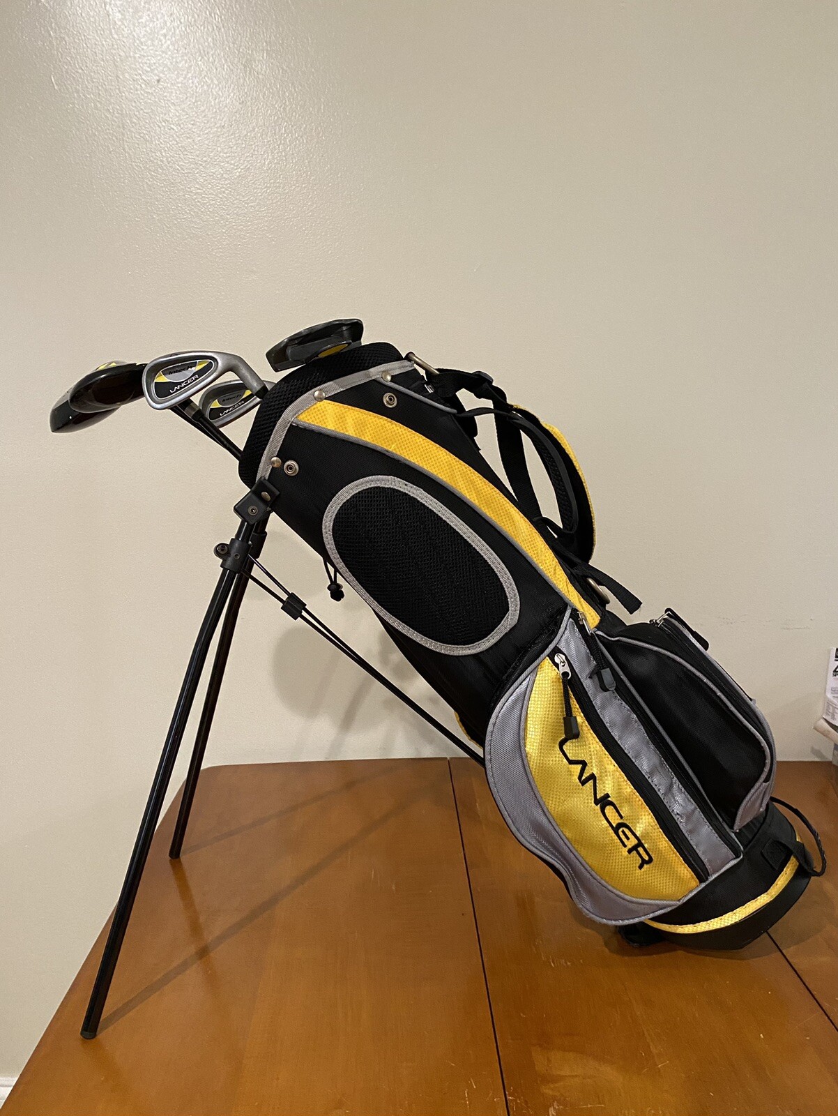 Intech Lancer Junior Golf Club Set With Black Yellow 5 Way Stand Bag Right Hand eBay