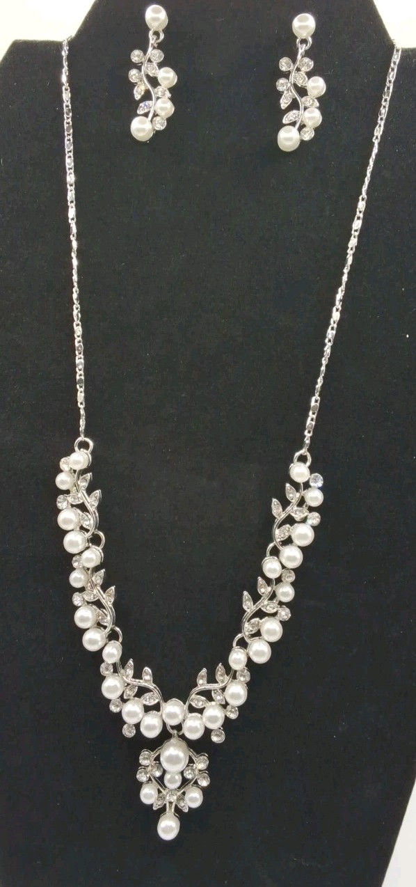 Delicate Necklace and Earrings Bridal Set