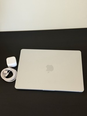 macbook air m5 13 inch 24gb 1tb ssd Silver (New)