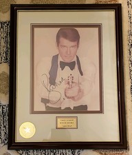 Top 10 James Bond Autographed Trading Cards 27