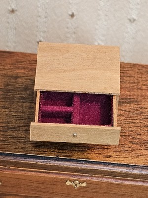VINTAGE ARTISAN MADE 2 DRAWER JEWELRY BOX FOR MINIATURE DOLLHOUSE