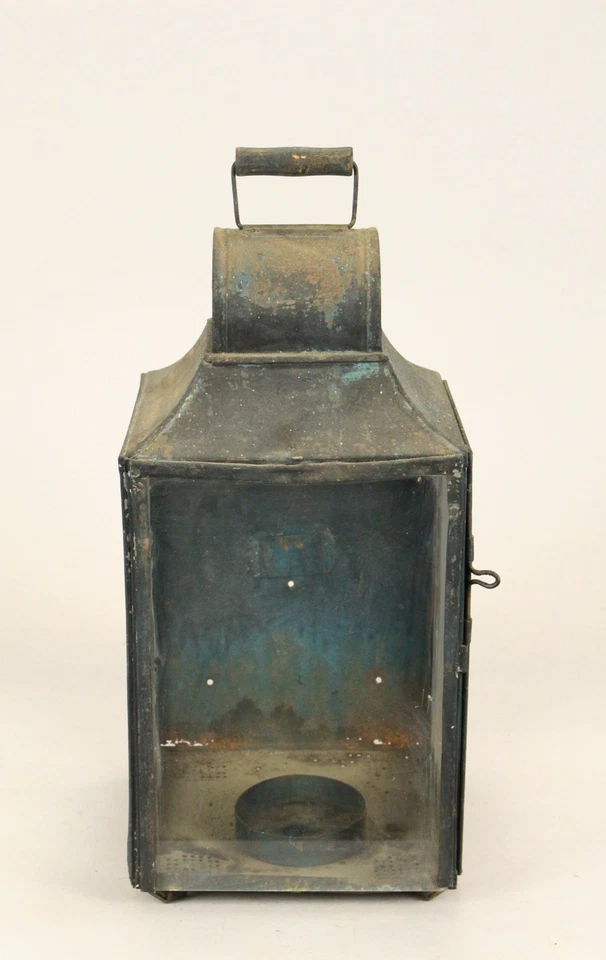 =Antigua lámpara de linterna de vela de granja primitiva grande del siglo XIX, estaño y vidrio Foto 4 de 4