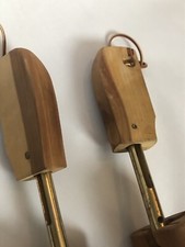 Bostonian Wooden Shoe Tree Shoe Stretcher Pair - Size Medium