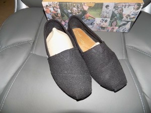 women's toms size 7.5