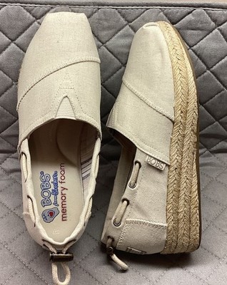 Women s Bobs Sketcher Slip on Cream Espadrilles , Size 6. Memory Foam Insoles