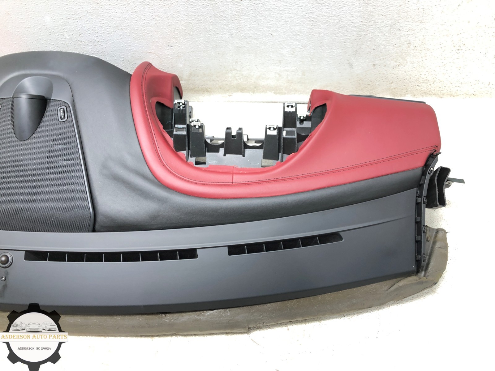 Maserati Levante 2017-2024 Dashboard