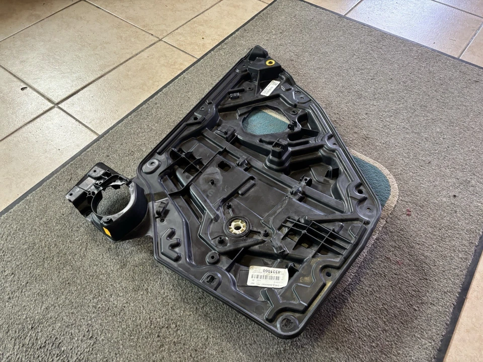 Dodge Charger/Chrysler 300 2011-2023 conjunto regulador ventana trasera pasajero derecho Foto 2 de 4