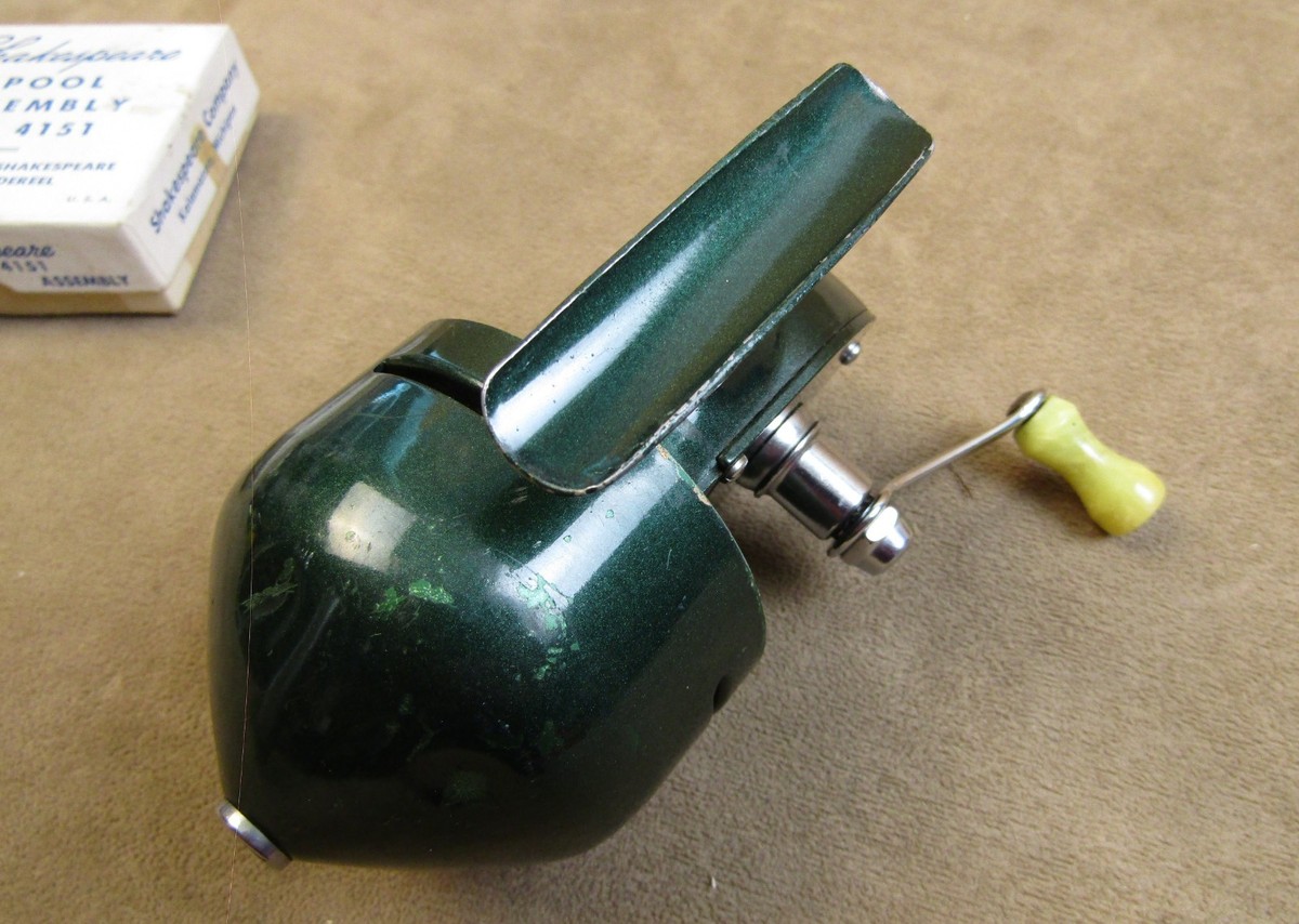 VINTAGE SHAKESPEARE 1750 SPIN WONDEREEL CLOSE FACE SPINNING REEL