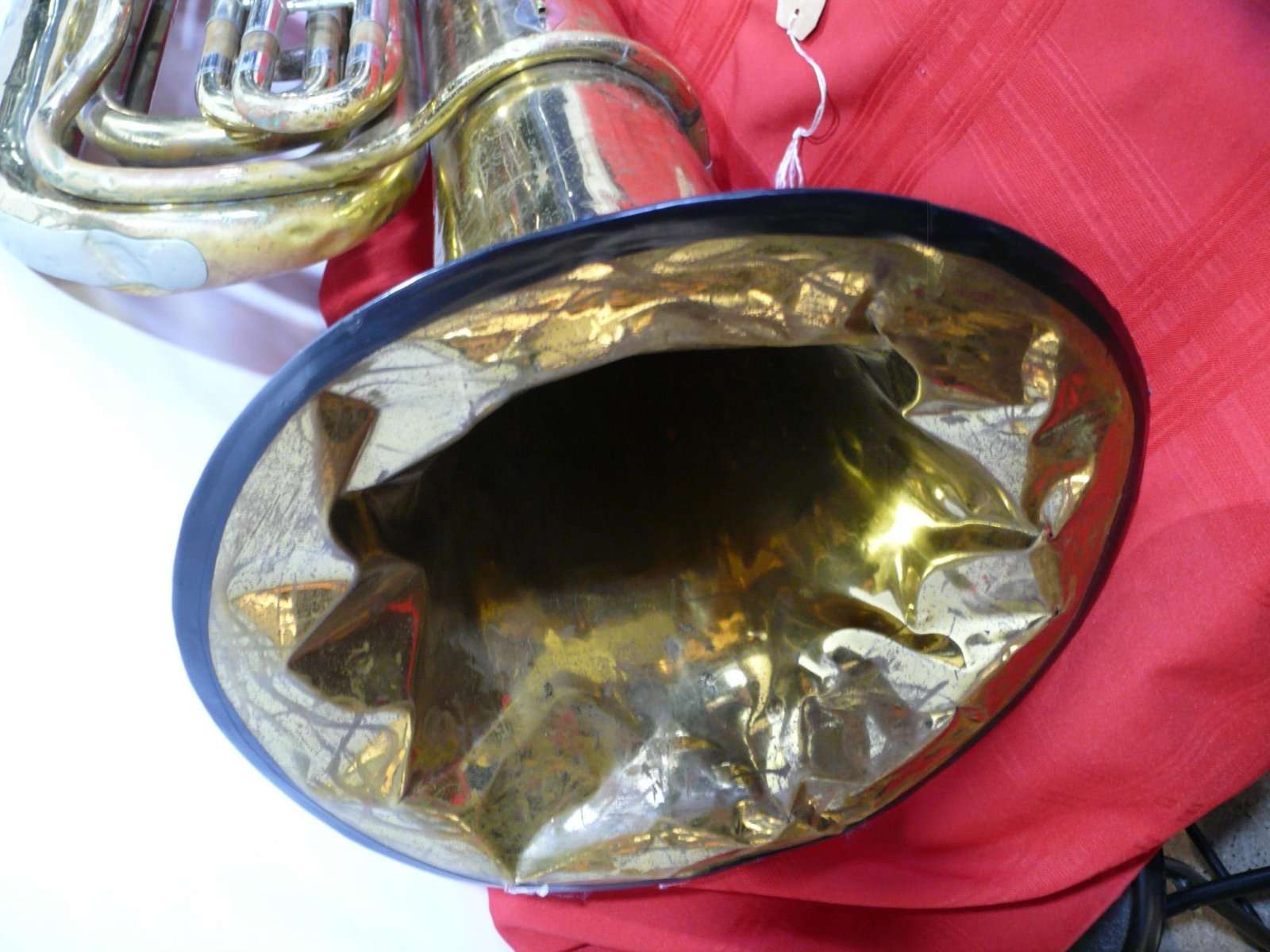 Mirafone 6102 Tuba for parts or repair. Missing mouthpiece and no case