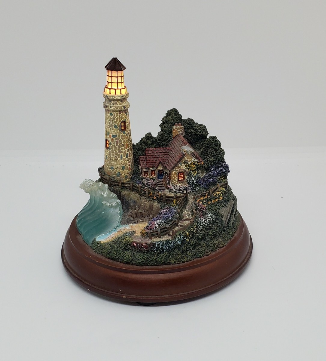 VTG Hawthorne Village 'The Light of Peace' Sculpture #J4541 by