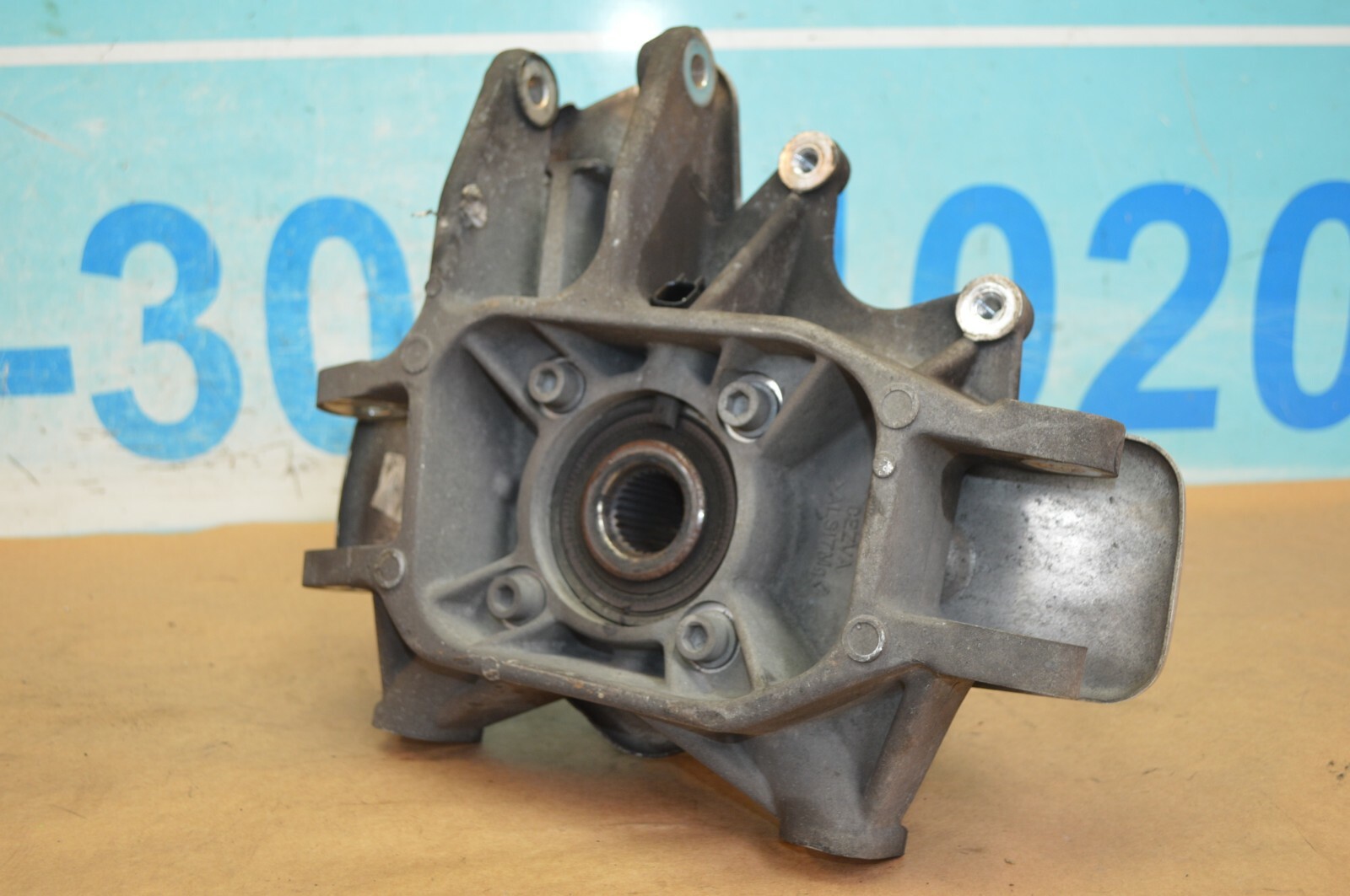 2009 ASTON MARTIN VANTAGE V8 REAR LEFT DRIVER SIDE SPINDLE KNUCKLE HUB BEARING