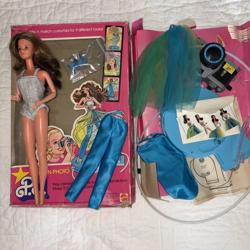 Vintage 1977 Fashion Photo P.J. PJ  Doll And Accessories 2323 Barbie Friend HTF