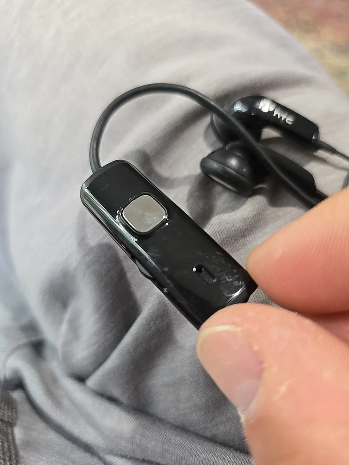 OEM HTC S200 Stereo Hands-Free Headset for HTC Touch Pro - Image 3 of 3