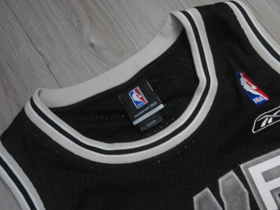 Camiseta de colección Reebok San Antonio Spurs Tim Duncan usada negra NBA Foto 4 de 4
