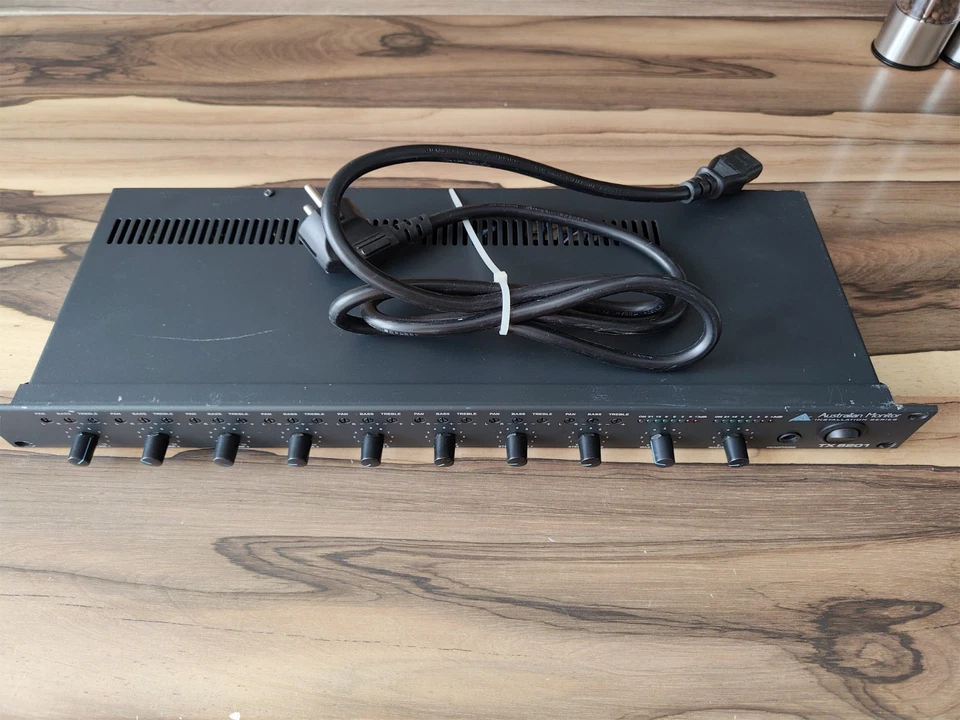 Australian Monitor TX8201