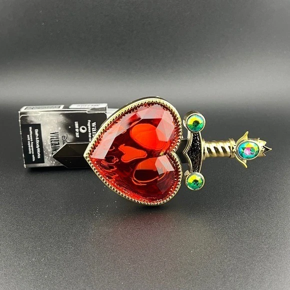 Disney Villains Queen of Hearts Sword Car Vent Air Freshener Holder Foto 2 de 3