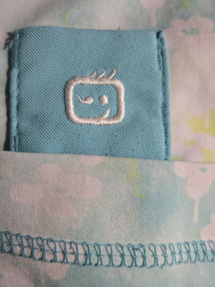 WonderWink Scrub Top size XL-Aqua/Lime/White Floral Mock Wrap-Chest 26"/L 28.5" - Image 3 of 4