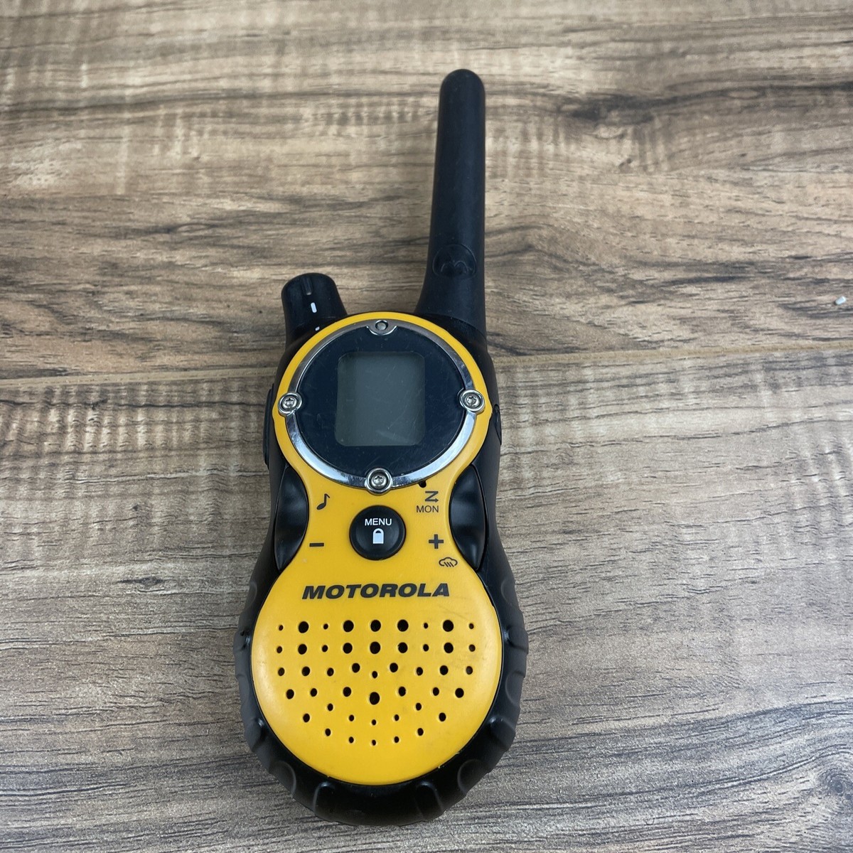 【MOTOROLA】モトローラー小型軽量トランシーバーT8510TPR Motorola T8510TPR LCD Screen TalkAbout 22-Channel Two-Way Radio