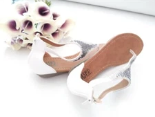 Womens Sandals *Size 6* white with silver **CUTE**