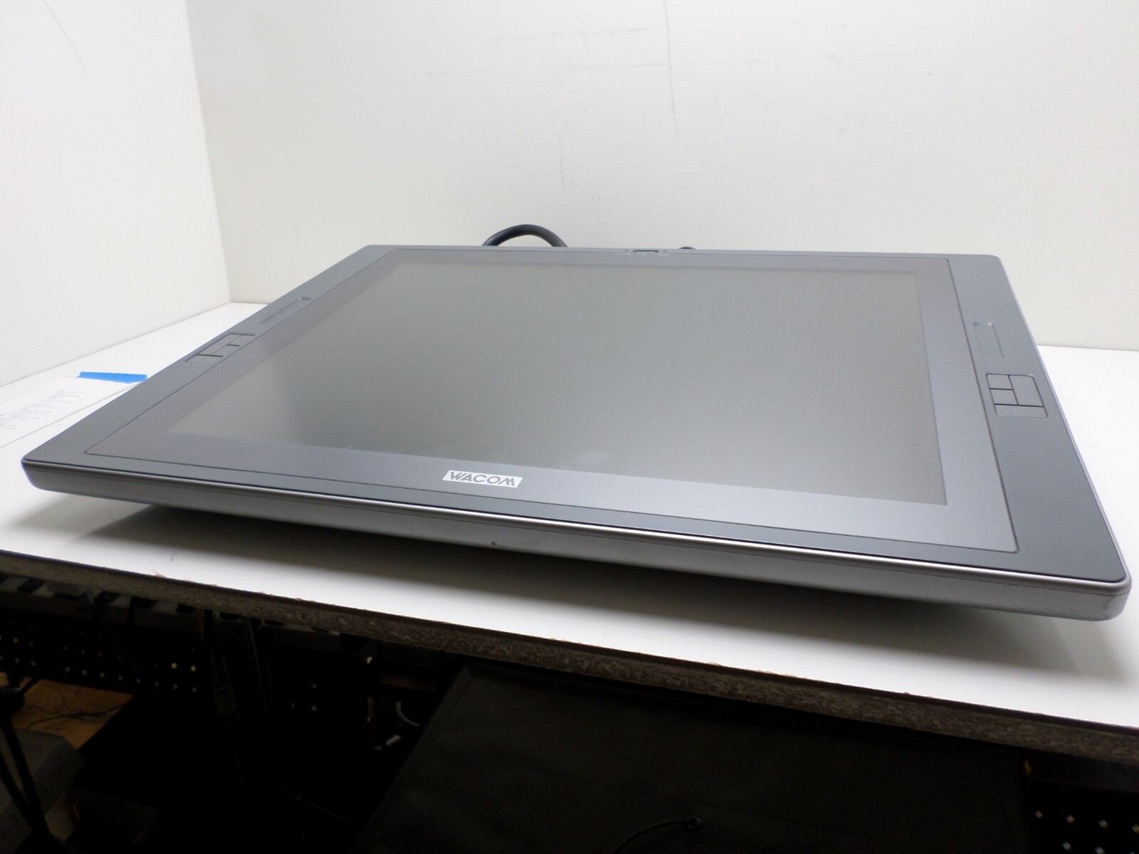 Wacom Cintiq LCD Tablet 21UX | DTZ- 2100C/GNR (2007) | READ