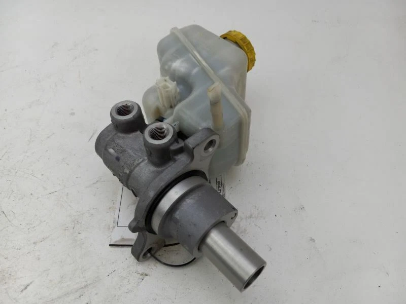 2009 - 2010 CHRYSLER 300 BRAKE MASTER CYLINDER - Image 4 of 4