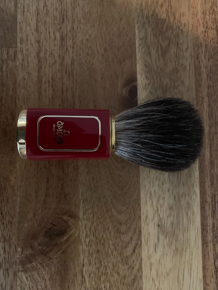 Cepillo de Afeitar Omega 63180 Pure Badger, Mango Rojo Hecho en Italia Foto 3 de 4