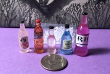 1:12 Scale Dollhouse Miniature 5 Beverage Bottles And Ice Brand New