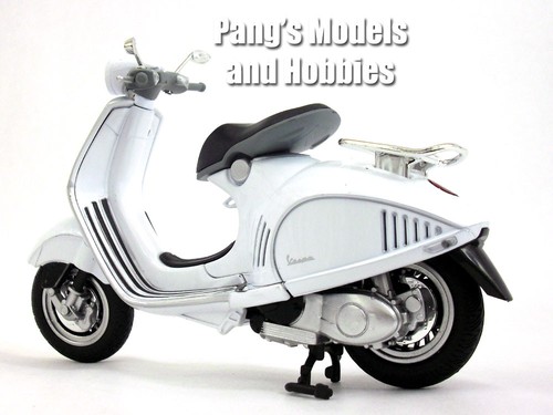 Vespa 946 1/12 Scale Die-cast Metal Model by NewRay - White - Picture 5 of 5