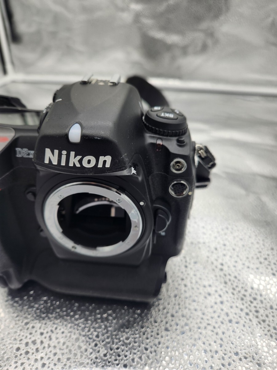 Nikon D D2X 12.4MP Digital SLR Camera - Black (Body Only