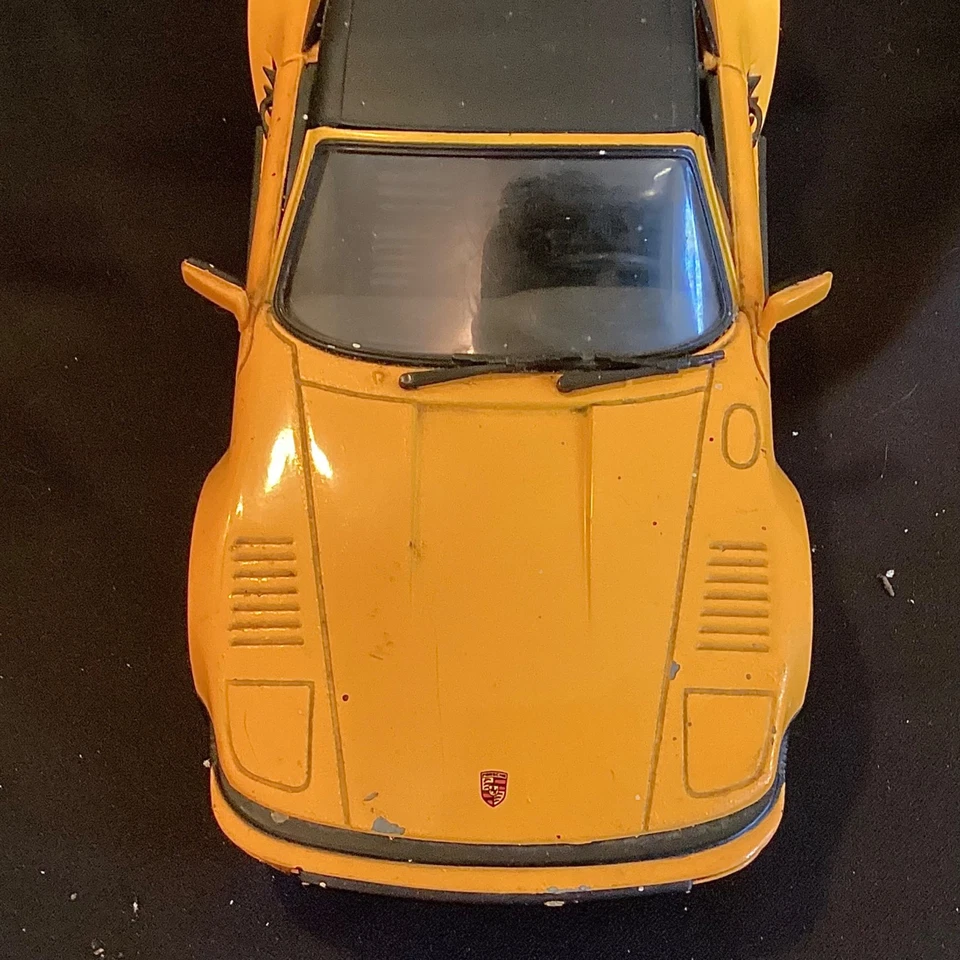Revell 1:18 Porsche 930 Turbo Yellow Diecast Model Car (11C) MO#8760 - Image 4 of 4