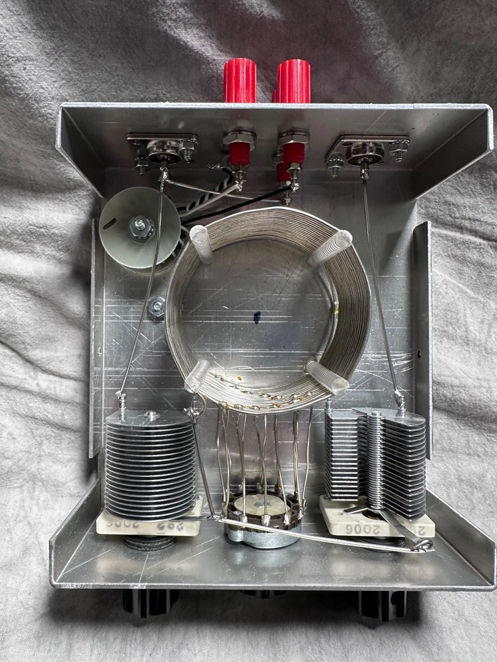 MFJ-901B Versa-Tuner Antenna Tuner - Image 4 of 4