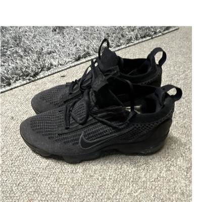 Nike Air VaporMax Mid Top Black Athletic Sneakers DR4104-001 2022