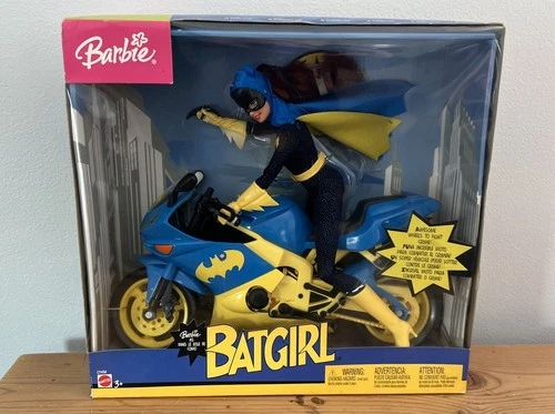 VINTAGE BARBIE BATGIRL & MOTORCYCLE DC COMICS SUPERHERO DOLL MATTEL C7458 2003