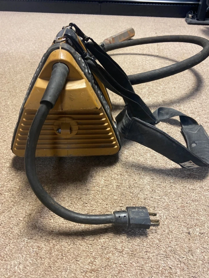 WYCO CONCRETE VIBRATOR 994 with 7' shaft and 2" square head (TDW031803) - Image 3 of 4