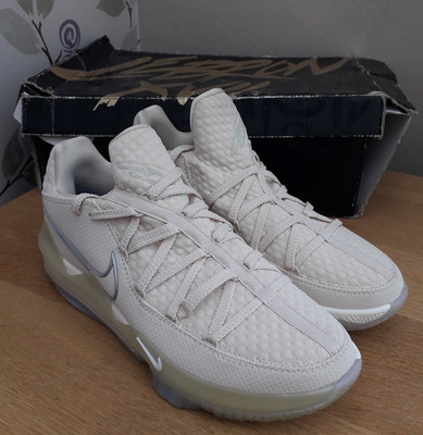 Nike LeBron 17 XVII Low Easter UK 9 Herren Sneaker Creme Basketballschuhe