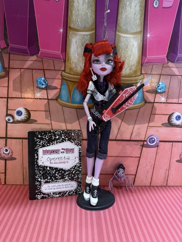 Monster High G1 Signature Operetta Complete Diary Pet Stand Purse 2012 Mattel