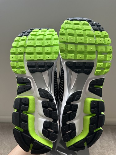 Nike Air Zoom Vomero 5 SE SP Electric Green Size 11.5 - Picture 4 of 4